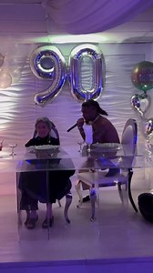 2.5K views · 31 reactions | Lil Pump cantándole "Gucci Gang" a su abuela por su cumpleaños 90º es de lo más random que verán hoy. | TRAP HOUSE DAILY | Facebook