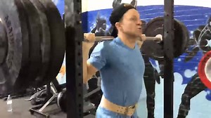 Leon finishing strong with 5x5 back squats. Love em or hate em squats kick ass! 🏋️💪🏼 | The Lean Machines