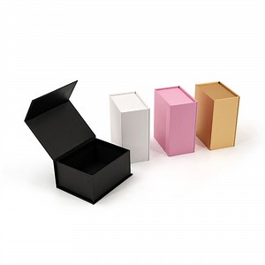 [Hot Item] Luxury Small Varnish Cardboard Magnetic Gift Box 2mm Thickness Black Paper Packaging with Magnet Closure Lid for Christmas Gift