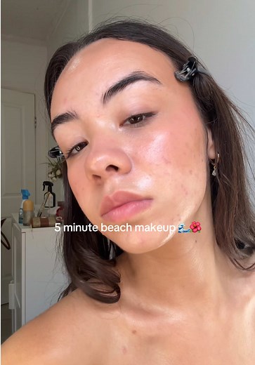Glowy Beach Makeup Tutorial for Summer Looks