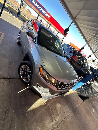 🚗 ¡En venta: Jeep Compass 2020! 🚗 📅 Año: 2020 🏃‍♂️ Kilometraje: 109,000 millas ⚙️ Condición: Motor y transmisión en excelentes condiciones, sin problemas ❄️ Aire acondicionado: Funciona perfectamente, tanto frío como caliente 🚙 Modelo: 4x4 Limited 📺 Características adicionales: Pantalla integrada Cámara de visión trasera Cuatro llantas nuevas 📄 Título: Limpio y en mano 💲 Precio: $12,000 ¡No te pierdas esta oportunidad! 🚙💨 | AutoGensis Platinium