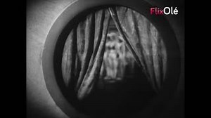 Diego Galán dirigió el documental 'Con la pata quebrada': Tomando fragmentos de 180 películas españolas de ficción y documentales, sigue la evolución de la imagen de la mujer en el cine español desde los años 30 hasta la actualidad. ▶️Documental completo en FlixOlé: http://bit.ly/ConLaPataQuebrada | FlixOlé