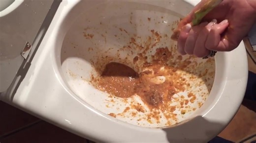 2022d - Women Vomiting 54