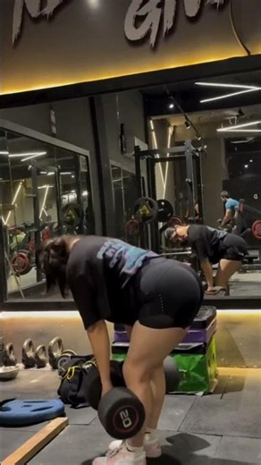 Chai ki tapri pe song gym pe #gymgirl #gymmotiuationoideo #fit#samyraina#indiasgotlatent #trending #