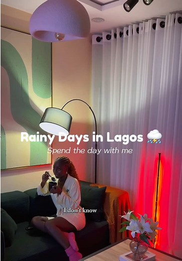 Spend the day with me 🌧️🏠💕 These rainy days just make me want to stay in bed all day 🌧️ @Cadbury Hot Chocolate NG #cadburyhotchocolate #justaddhotwater #justbecauseitsweet #cozyapartment #rainingday☔