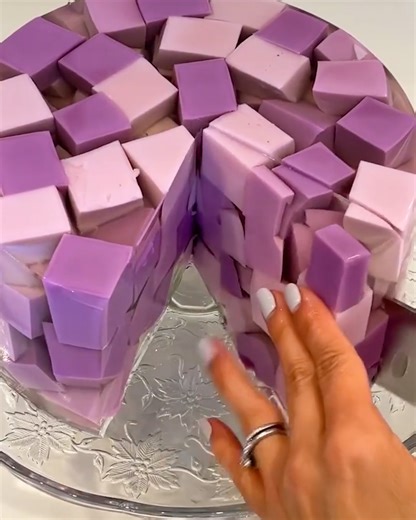 Stunning mosaic gelatin cakes with pink & green hues | MetDaan Cakes