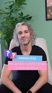 "Ma se gli ansiolitici non curano l’ansia… allora a cosa servono?" Gli ansiolitici aiutano a ridurre subito i sintomi di ansia e disagio emotivo. Sono utili all’inizio di un percorso, in attesa che farmaci a lungo termine come gli antidepressivi inizino ad agire. Ma non curano le cause dell’ansia. E a lungo andare possono creare dipendenza o tolleranza. Per questo si usano solo temporaneamente, mentre la terapia di fondo comincia a fare effetto. #ansia #ansiolitici #psichiatria #salutementale #p