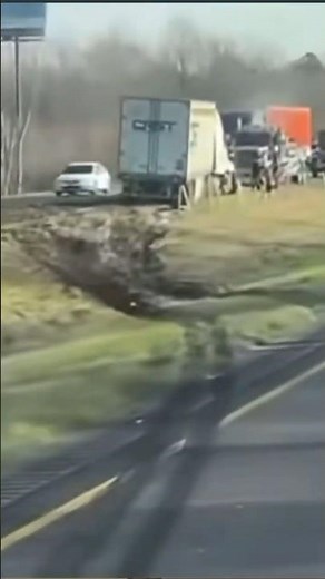 Angie Stone accident footage from scene 💔💔💔