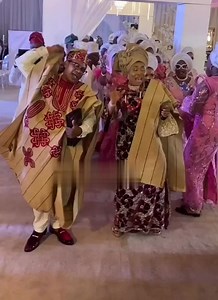 333K views · 11K reactions | "Tope Alabi brings the house down with her epic dance moves at daughter Ayomikun's traditional marriage ceremony!  Wishing the beautiful couple a lifetime of joy, love, and happiness!  #TopeAlabi #AyomikunAlabi #TraditionalMarriage"  | Queens And Powerful Women | Facebook