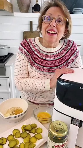 Air fryer fried pickles勒 #airfryer #friedpickles #homecooked #delish | LauraLove Love | Facebook