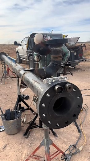 Pipe welding - root pass. 💥 Tik Tok: be4ns947 #welding #weldbeast #weldarmy #weldaddicts #weldlife #rigwelder #instawelder #tigwelding #theweldlife #weldlicious #primeweld #welderzworld | Stefan Ghetes