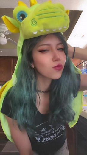 The comeback y’all were waiting for ✨ #fuckitrightboy #MINDORDERING #dragon #imback #feelingbetter #🖤 #dork #dorkygirl #hello #fyp