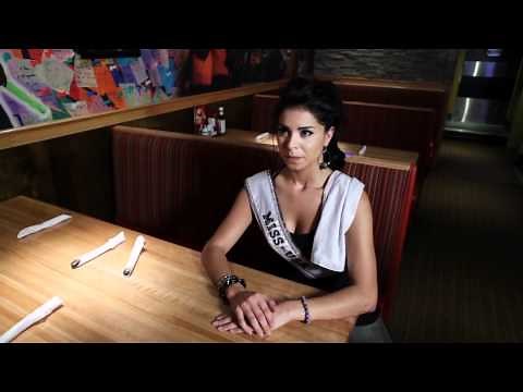 Miss USA 2010 and Applebee's Give Back
