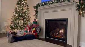 Tis the season! 🎄🎅🏻🎄🎅🏻 | Josh Henderson