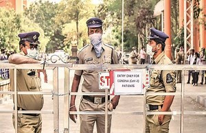 Uttar Pradesh Red, Orange, Green Zones: यूपी में 19 रेड जोन, 20 ग्रीन जोन वहीं 36 जिले ऑरेंज जोन में शामिल, जानें कैसे होगा जोन में बदलाव