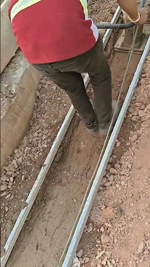 Monkey jumper compaction machine