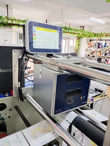 [Hot Item] Qr Code Printing Continuous Date Coder on Vffs Thermal Transfer Overprinter Linx Tt750