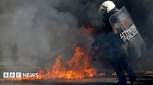 Greek debt crisis: Clashes during austerity strike