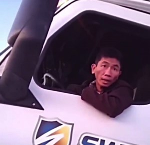 22K views · 313 reactions | But my GPS said.. #SwiftTrans #baddrivers #lost #gpsfail #truckerlife #wtfmoment #Freightliner | The Dirty Old Trucker | Facebook