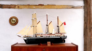 LEGO Icons 10335 Endurance Ship Model Building Set Overview