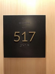 [Hot Item] Custom Ada Braille Signs Custom Hotel Restroom Sign Public Tactile Toilet Sign Braille Toilet Sign