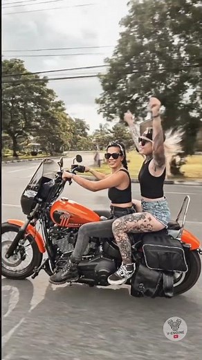 🇺🇸 Biker Babes on a Harley Ride 🏍️ | Ultimate Freedom with Your Bestie