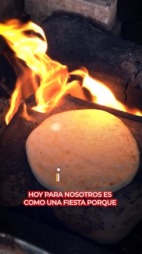 17 reactions |  En Gaza, alimentar a una familia de 8 personas cuesta más de 100 shekels al día… y solo alcanza para una comida. Entre desplazamientos, heridas y escasez, Ibrahim y miles como él siguen luchando por sobrevivir. La harina se convierte en un tesoro, y cada visita al mercado es un recordatorio del alto costo de la vida bajo el asedio. | Nexo Latino | Facebook