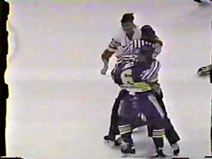 Tony Twist vs Bob Probert Round 1
