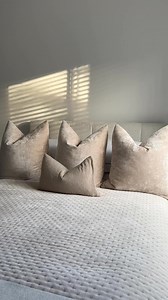 1.3K views · 5 comments | The most beautiful bed in a gorgeous room.  @y1smin credit for styling and photography  #bedroominspo #bedroomdesign #bedroomstyling #bedroomdecor | Time4Sleep | Facebook