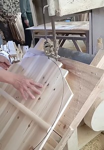 This wood cutting machine is so precise!👏 | Bee Inspired