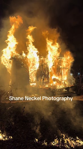 Engine 53 Stretching at Dwelling Fire in Detroit