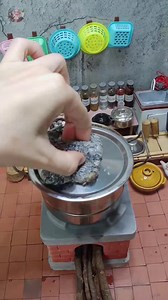 Cua lột hấp phần 2.... #bepminitamthao #bepmini #miniature #nhàmini #mini #nauanmini #thegioitihon #cuocsongmini #cualot #cua #choidohang | Bếp Mini Tâm Thảo