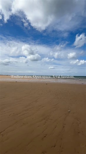 Stay in Norfolk and swap crowds for coastline – miles of endless beach where the horizon is all yours 🌊 https://bit.ly/46pmEsS | Norfolk Hideaways