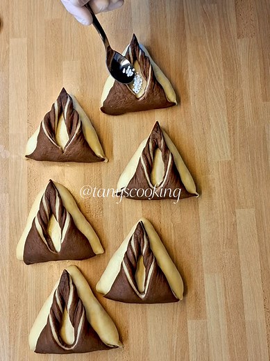 Brioche Buns with Chocolate Swirl – Easy Filled Bun Recipe