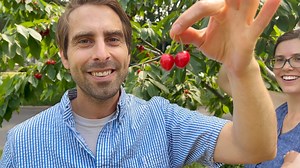 Meet the Gassman family in this episode of Iowa City Lawn Love. Edible landscaping, chickens, play space, natural swimming pool - learn how all these things meld together in their magical outdoor space! 🍒🍓🫐🌼🐓 | The City of Iowa City Government