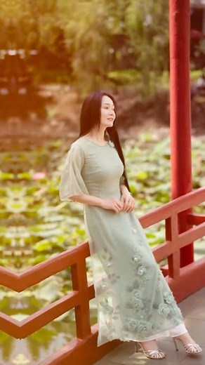 Miền Bắc có hoa đào, miền Nam có hoa mai, còn Hong Vic thì có áo dài xinh 🥰 | Hong Vic Fashion