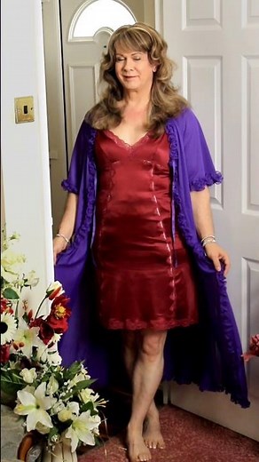 Tanya Melody (short 63) Crossdressing fashion - A vintage nightdress / nightwear look.