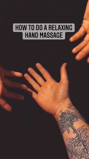 Give your hands a break from the daily beating! The hands are something are often gets skipped out during a massage. When people think of tension in their body they think back, neck, shoulders, legs. But what about the hands? If your hands are truly relaxed then so are you. 🖐🏽 | Massage-to-Go