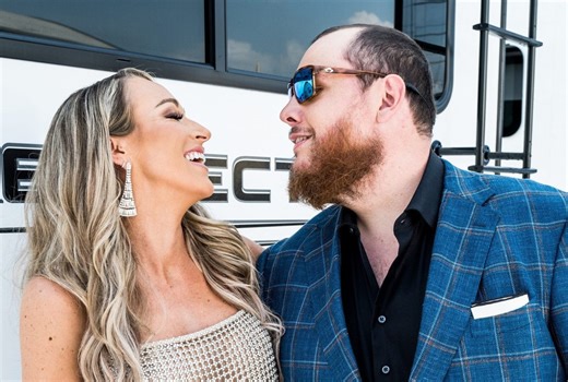 Luke Combs & His Wife Nicole Are Hoping She Doesn’t Go Into Early Labor While He’s In Australia: “Cutting It Close With The Due Date” | Whiskey Riff