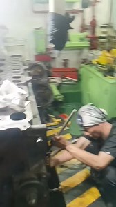 3.1K views · 46 reactions | Removal of connecting rod and piston #PleasefollowlikeandShare #followers #friends | Alvin Enario | Facebook