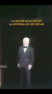 Charles Chaplin (1889-1977) foi ator, diretor e produtor cinematográfico inglês. Também conhecido como Carlitos, foi o mais famoso artista da era do cinema mudo. Ficou notabilizado por suas mímicas e comédias do gênero pastelão. | Roberto Rocha | Facebook