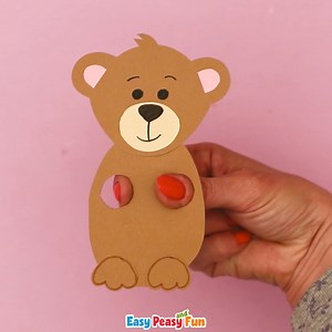 The Easiest Way to Make a Bear Finger Puppet https://www.easypeasyandfun.com/bear-paper-finger-puppet/ | Easy Peasy and Fun