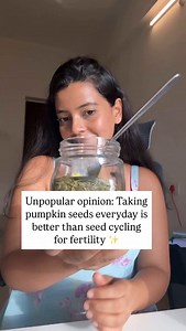 While seed cycling is trendy, here’s why I recommend my ttc clients to take pumpkin seeds everyday🧡 Pumpkin seeds are loaded with zinc, magnesium & antioxidants, besides these it also has iron, vit e, tryptophan Zinc supports egg quality ovulation, while magnesium regulates hormones calms inflammation 🔄 📚 Science-Backed Wins ✔️ Zinc = essential for oocyte maturation, secrete FSH ✔️ Magnesium = improves insulin sensitivity & hormone balance, and importantly controls estrogen metabolism. Vit.e 