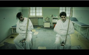 【2Cellos】Hysteria（精神病院的大提琴家们）