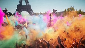 4.6K views · 42 reactions | Em PARIS foi assim. 朗 Color Runners, estão PREPARADOS PARA A FESTA mais COLORIDA do ano?  .  Bilhetes: https://bit.ly/TCRDiscoTour 睊Gondomar - 13 de Julho 睊Oeiras - 20 de Julho | The Color Run Portugal | Facebook