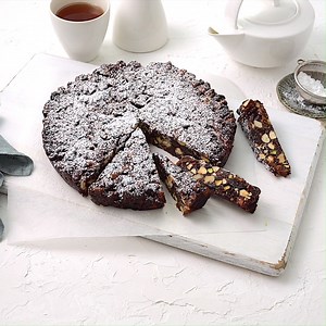 293K views · 985 reactions | Loaded with fruit, nuts and a hint of chocolate , this traditional Tuscan holiday sweet is perfect for gifting to friends, and enjoying at home. Make it today: bit.ly/wb_panforte | Weet-Bix | Facebook