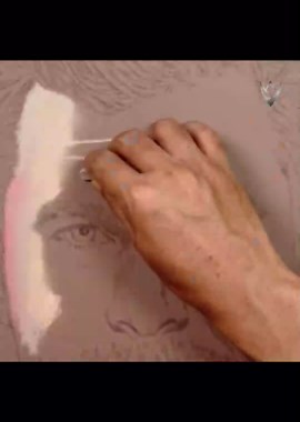 Create stunning Chris Hemsworth portraits with these pro drawing techniques
