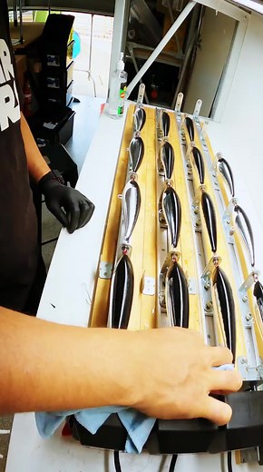 Epoxy rack flows ✊🏽 www.malosilures.com #luremakers #malosilures #lurecraft #ulua #lureporn #fishing #fishart #airbrushart #GT #gtfishing #topwater #minow #popper #floatingstick #stickbaits #australianlures #artoffishing #handmade #handmadelures #artdaily #artofinstagram #craftsmen #tuna #pelagic #instafish #fishinglures #customlures#トップウォータ#bigfish #starwars | Malosi Studio