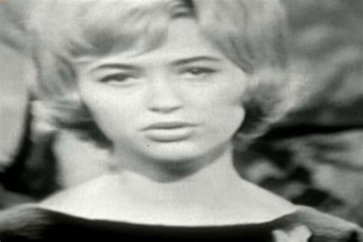 ONA JE BILA PRVA PREDSTAVNICA JUGOSLAVIJE NA EVROVIZIJI: Priređen joj PAKLENI doček evo šta je ZASMETALO DOMAĆINIMA