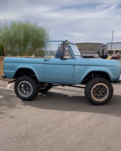 45 reactions · 3 comments | Bronco’s running perfect.. All hands on deck now. Such a beautiful build. #fatfendergarage #fordbronco #earlybronco #classicbronco | Fat Fender Garage | Facebook